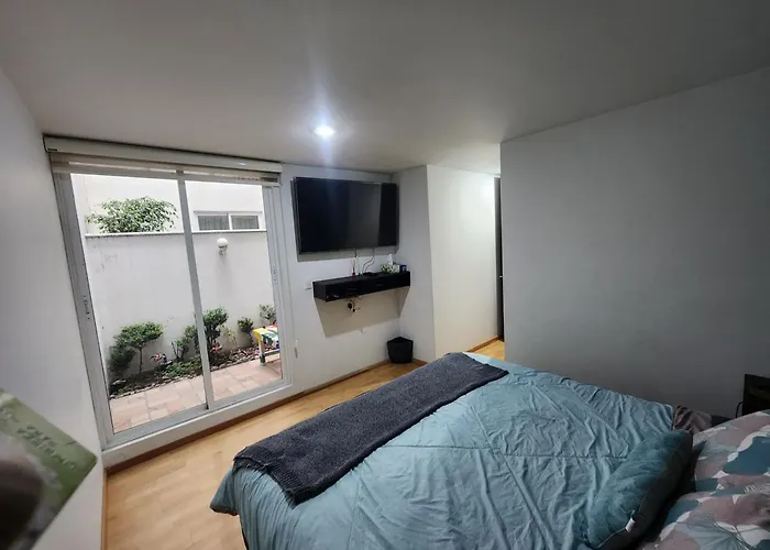 Habitación en casa particular Privada Con Terraza Y Baño, 5 Min Six Flags